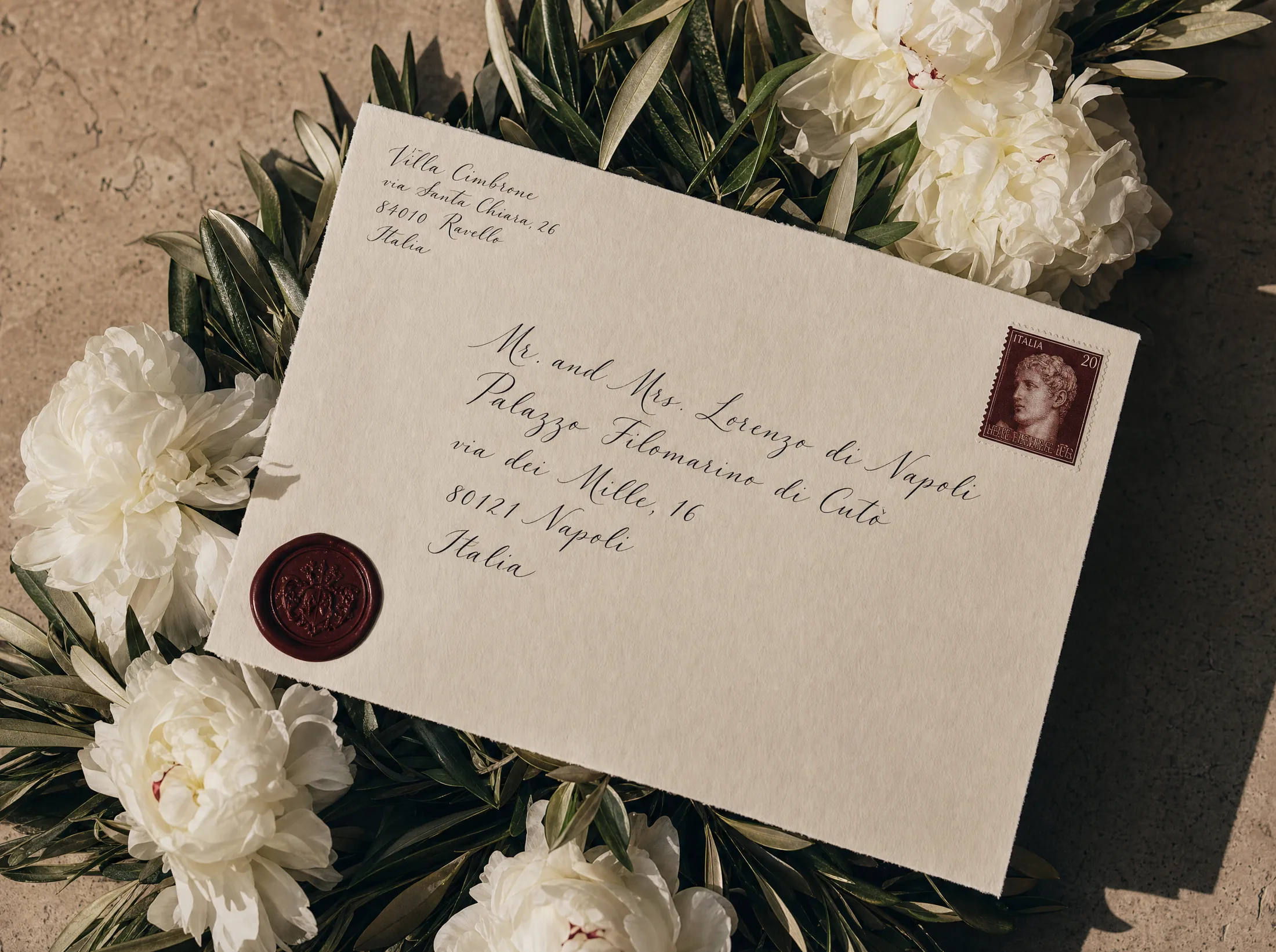 Papeterie de mariage sur fond de lin
